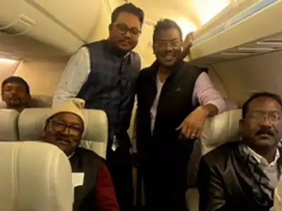 MLAs from Jharkhand reach Hyderabad, proceed to Shameerpet