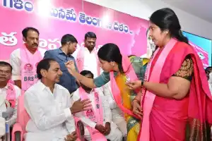Revanth warned by KCR: ‘Bachcha’ cannot approach or party with me