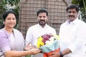 Today, Deputy Mayor Srilatha to join Congress in Hyderabad.
