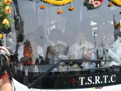 22 electric metro buses hit the roads as TSRTC ramps up its green initiative