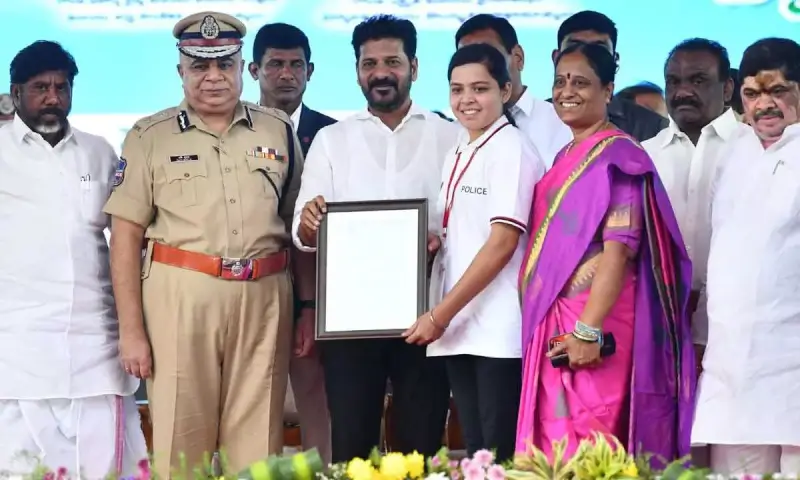 Chief Minister urges newly recruited teachers to teach students English speaking skills.