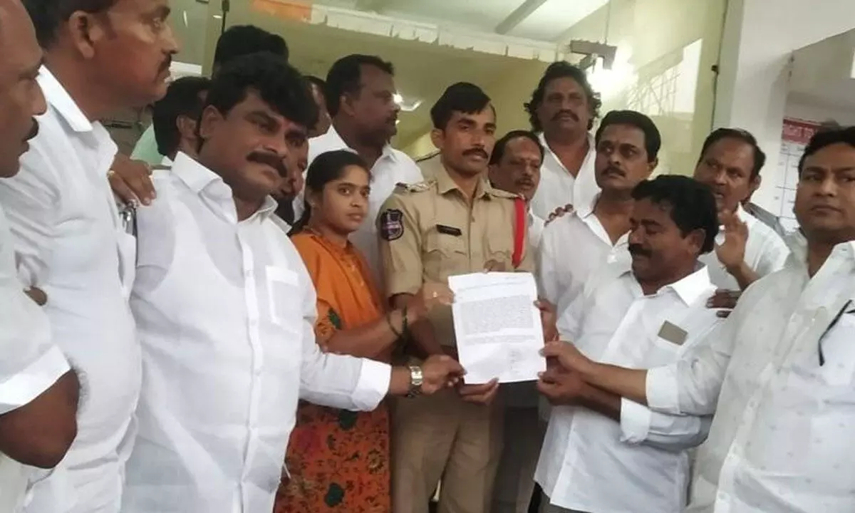 Cong leaders criticize KTR’s comments about Revanth