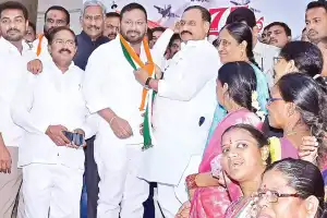 Congress gains new member as BRS MP Pasunoori Dayakar switches party