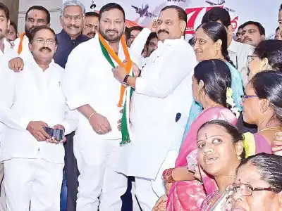 Congress gains new member as BRS MP Pasunoori Dayakar switches party