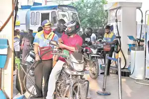 Dealers suspect government’s attempt to privatize oil public sector units