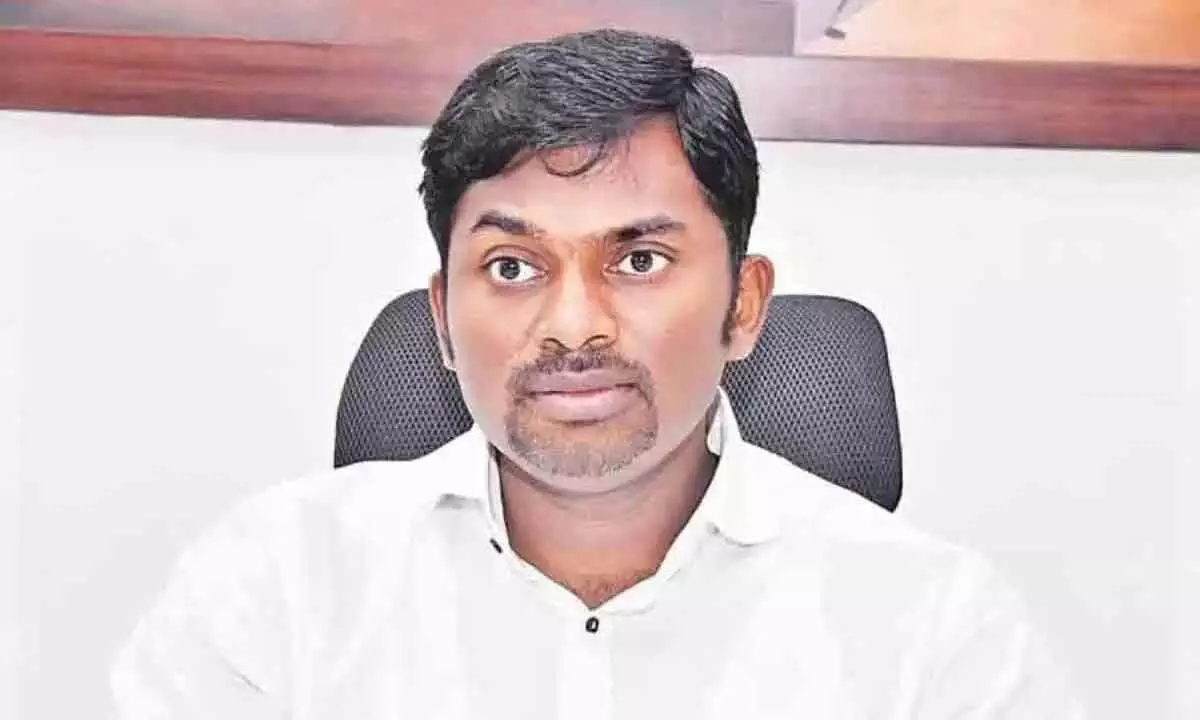 DEO urges public representatives to collaborate in conducting LS elections