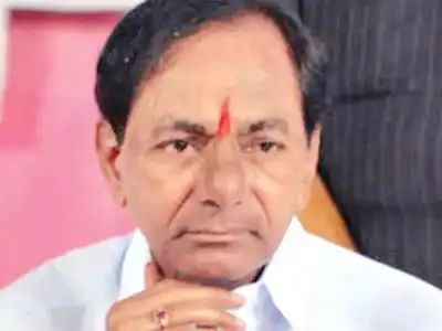 KCR experiences tense moments leading up to Kavitha’s arrest