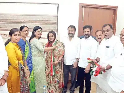 Mayor Vijayalaxmi Joins the Congress Party