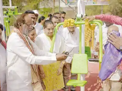 Member of Parliament opens gym and reverse osmosis plant at government school