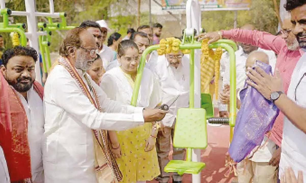Member of Parliament opens gym and reverse osmosis plant at government school