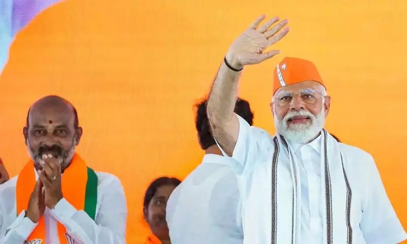 Modi dismisses Lalu’s ‘no family’ jab with “My India, My Family” campaign