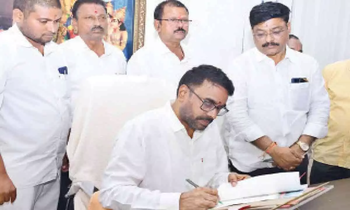 New Executive Officer of Yadadri Temple, Bhaskar Rao, Assumes Office