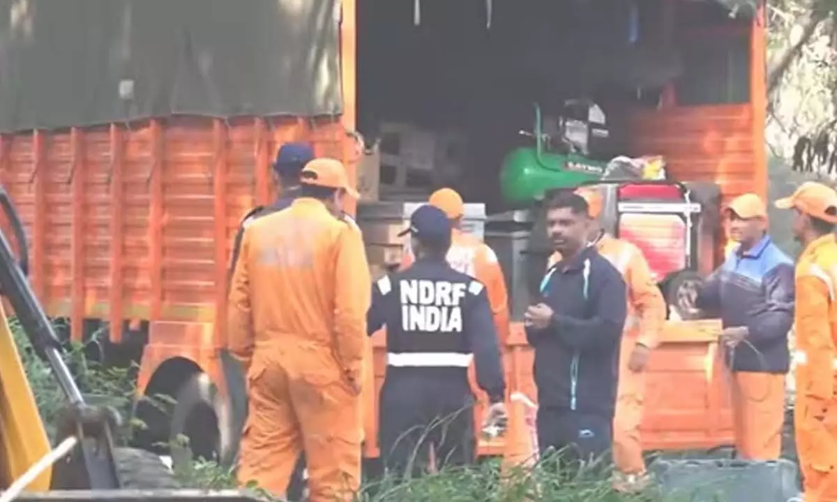Person Falls Into 40-Foot Borewell at Delhi Jal Board Plant Prompts Emergency Rescue Operation