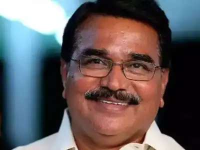 Singireddy calls for farmers to receive `10,000 compensation for crop damages