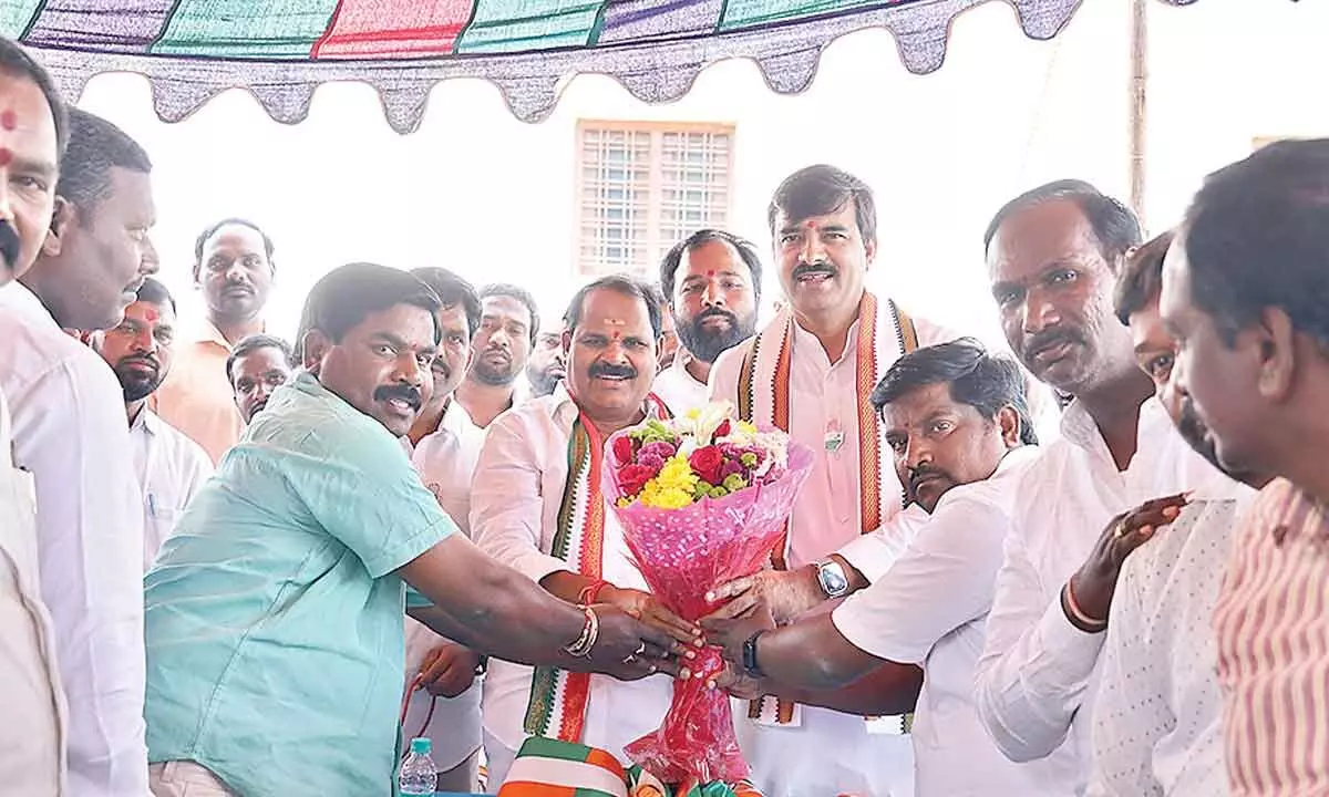 Vamsichand reaches out to villagers for assistance