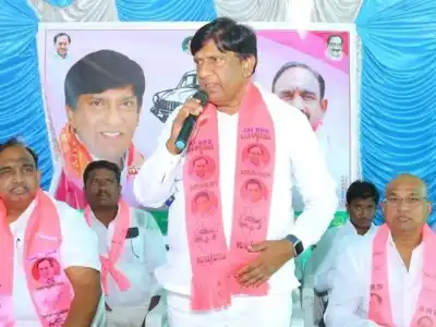 Vinod Kumar accuses Bandi of neglecting development in Karimnagar