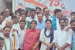 Yashaswini criticizes Kavitha in Palakurthi