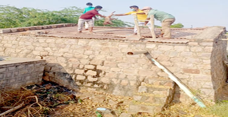 Dead Monkeys bodies were found in the Overhead water tank that was being supplied to residents in Nalgonda