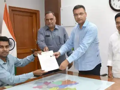 Akbaruddin submits nomination papers as a backup candidate for Asad in Hyderabad Lok Sabha constituency