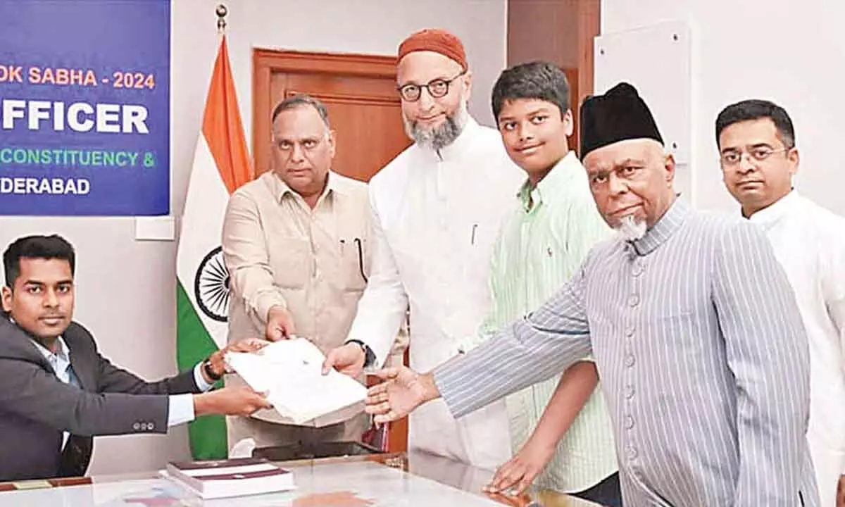 Asad submits nomination papers for Hyderabad Lok Sabha seat