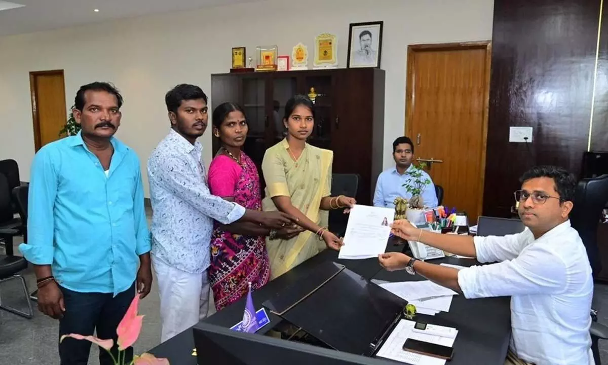 Barrelakka officially enters race as Nagarkurnool candidate