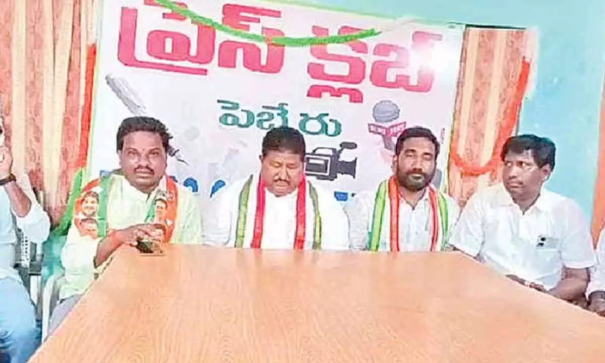 Cong activists in Wanaparthy express opposition to BRS leaders in party