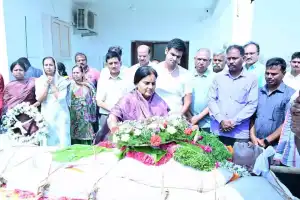 CS Shanti Kumari and officials pay final respects to Rajiv Ratan’s mortal remains
