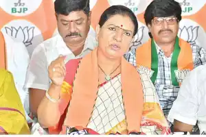 DK Aruna criticizes Revanth for his comments