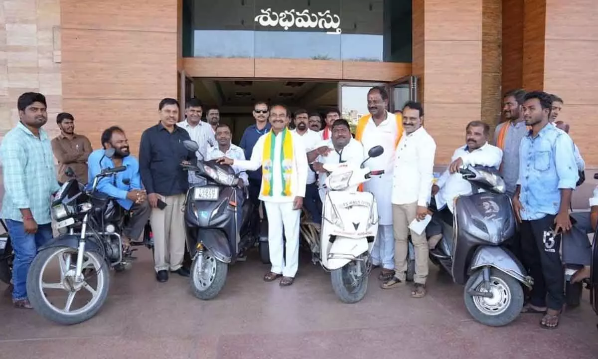 Eatala doubts Revanth’s ability to fulfill ambitious promises