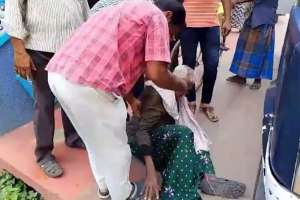 Elderly man collapses on way to collect pension in Krishna district of Andhra Pradesh