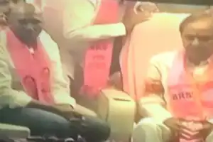 Former Chief Minister KCR Continues Bus Tour on Fourth Day
