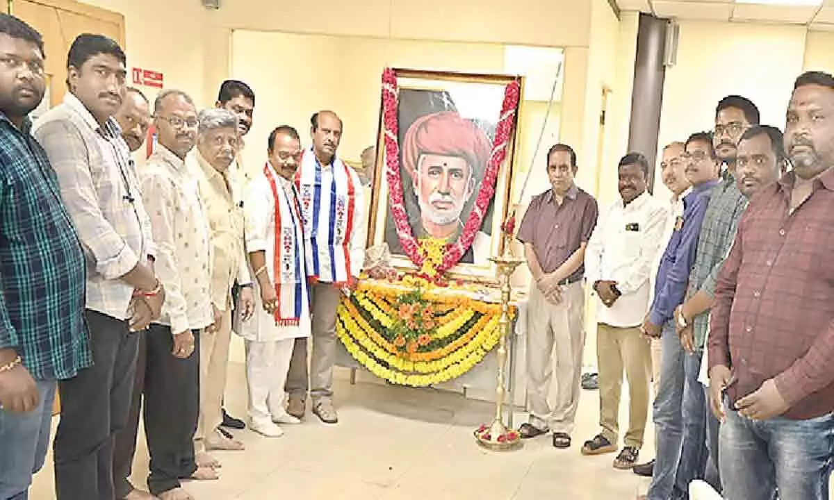 Hyderabad Water Board commemorates Jyotiba Phule’s birthday