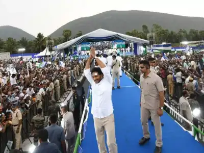 Jagan mocks Chandrababu and Pawan Kalyan, calling them ‘desperate’ and ‘bachha’