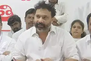 Jana Sena leader Kiran Royal demands apology from Pothina Mahesh for remarks against Pawan Kalyan