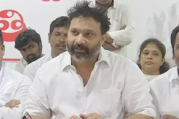Jana Sena leader Kiran Royal demands apology from Pothina Mahesh for remarks against Pawan Kalyan