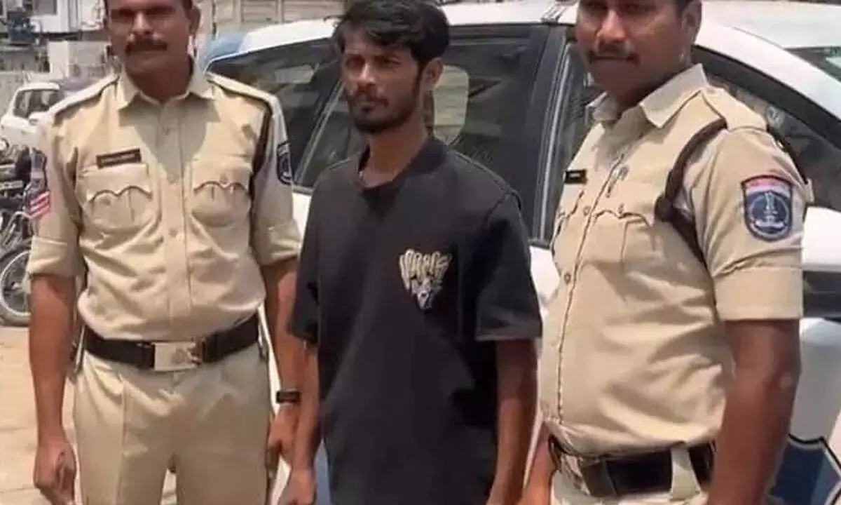 Man threatens to jump into lake unless granted divorce from wife