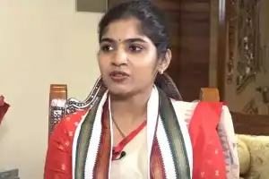 MLA Yashaswini questions Dharavath Thanda