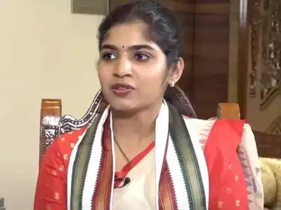 MLA Yashaswini questions Dharavath Thanda