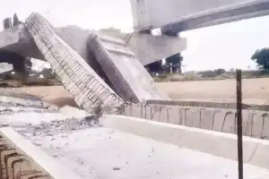 Peddapalli bridge collapses during construction