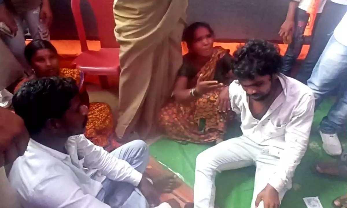 Police apprehend four individuals for pickpocketing