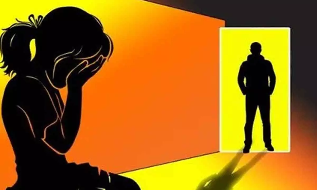 Police constable in Hyderabad booked for raping a minor girl
