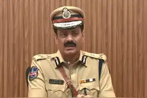 Police to investigate involvement of politicians in phone-tapping case