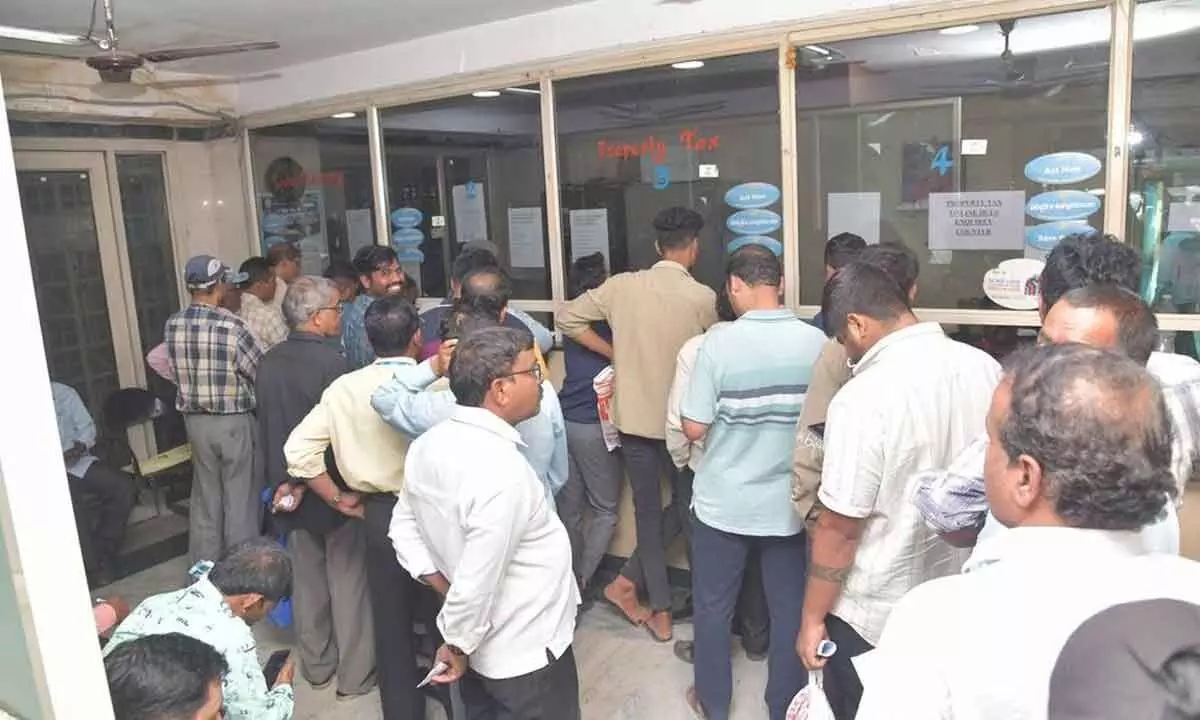 Receive a 5% rebate by paying property tax before April 30