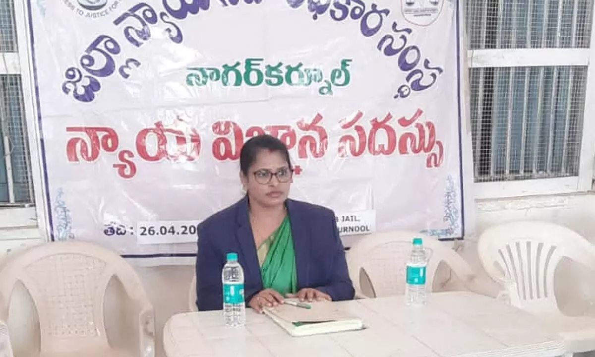 Secretary of the District Legal Services Authority, Sabita, makes unexpected visit to sub-jail