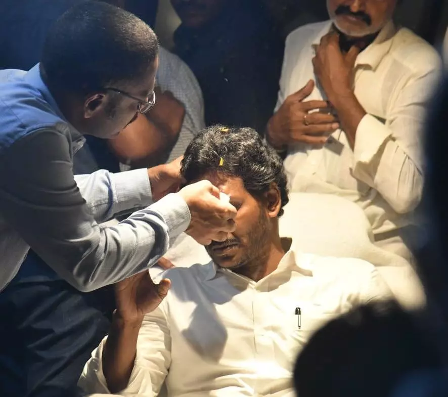 SIT identifies four suspects in YS Jagan attack in Vijayawada, Police Commissioner offers Rs 2 lakh reward for information.