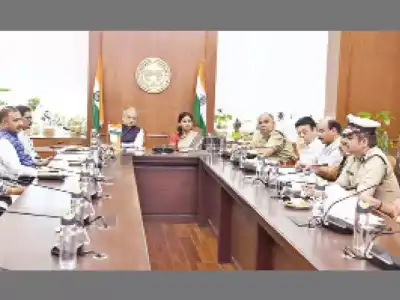 Top officials from Telangana and Andhra Pradesh meet to guarantee smooth election process