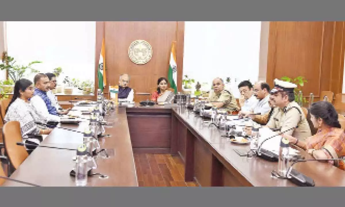 Top officials from Telangana and Andhra Pradesh meet to guarantee smooth election process