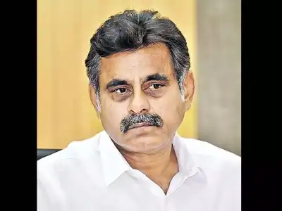 Vishweshwar Reddy stands against government’s decision to sell endowment lands