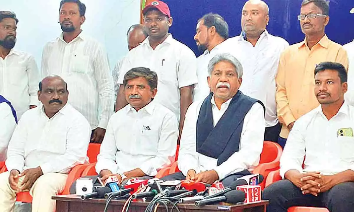 Warangal: MRPS challenges Srihari to resign as MLA