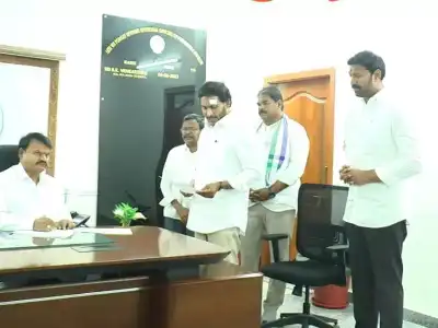 YS Jagan Mohan Reddy says those following TDP’s script cannot be YSR’s successors, files nomination in Pulivendula
